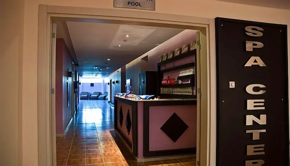 هتل ام جی وایت لیلیوم